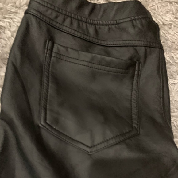 Faux leather leggings - Picture 2 of 2